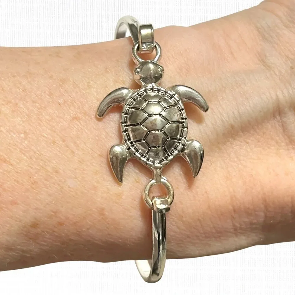 Sea Turtle Bracelet Silver Tone Hook Metal Wire Bangle Beach Tropical Nautical